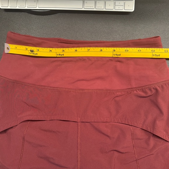 Lululemon Speed up High-Rise Lined Short. Size 2 Tall - Picture 4 of 9